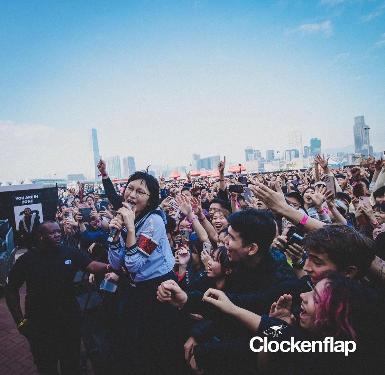 ATARASHII GAKKO!今日下午現身《Clockenflap音樂節》的Orbit Stage。