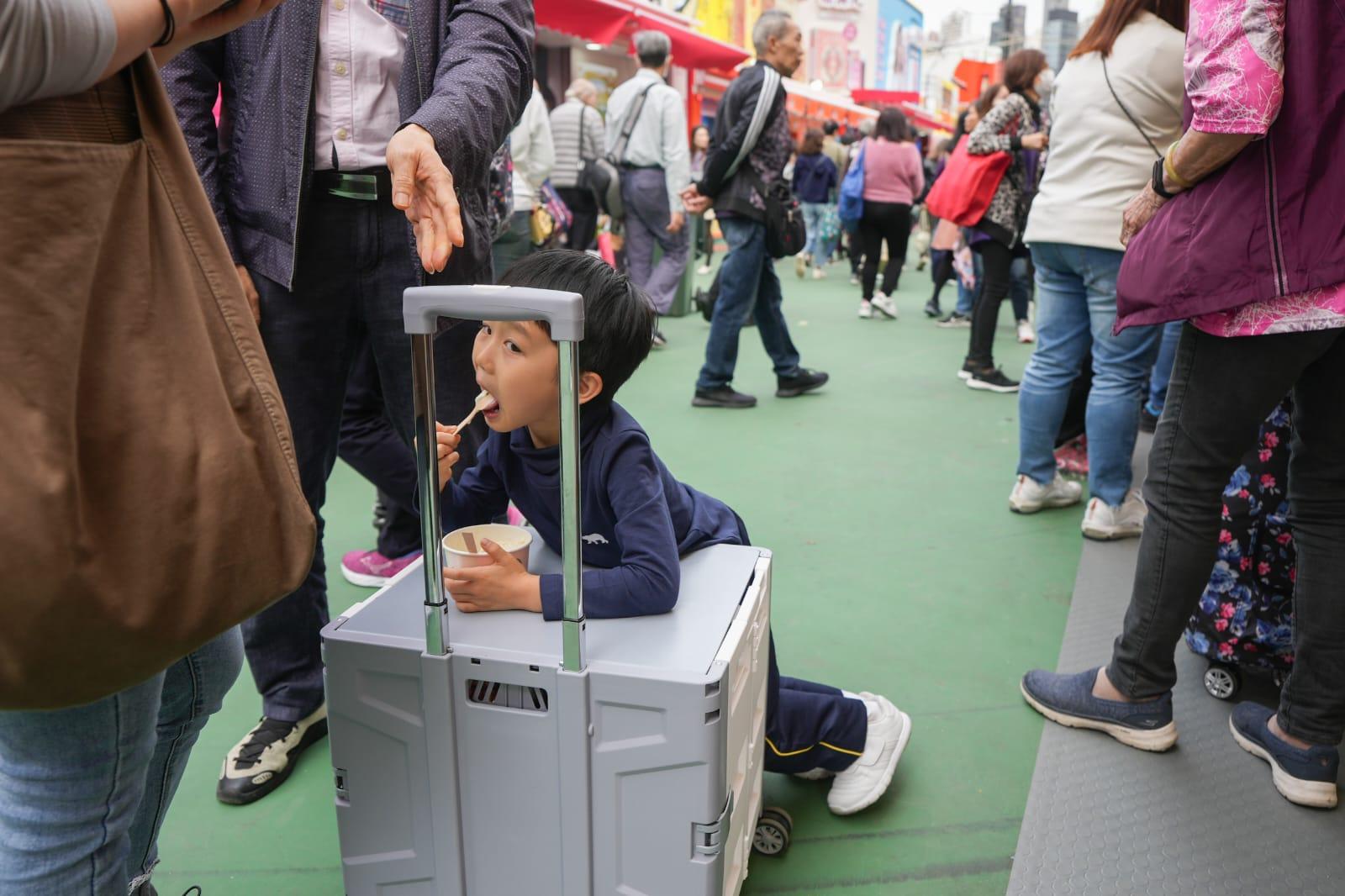 工展會2023|工展會復辦美食區,設有超過30個熟食攤位,並且首設酒精類飲品攤位。(李睿哲攝)