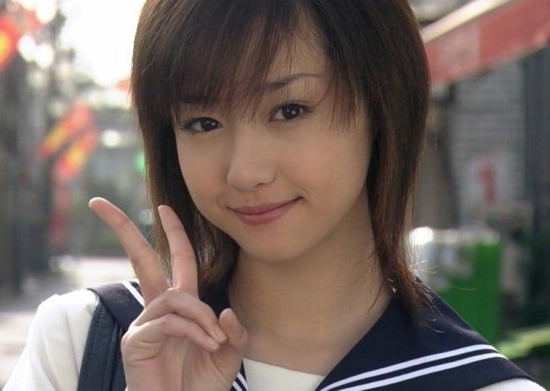 澤尻英龍華當年憑催淚日劇《一公升眼淚》迷盡萬千少男。