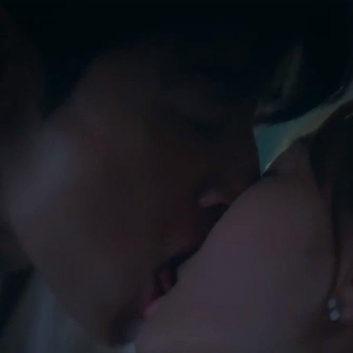 車銀優更被發現伸出舌頭肉緊演出。