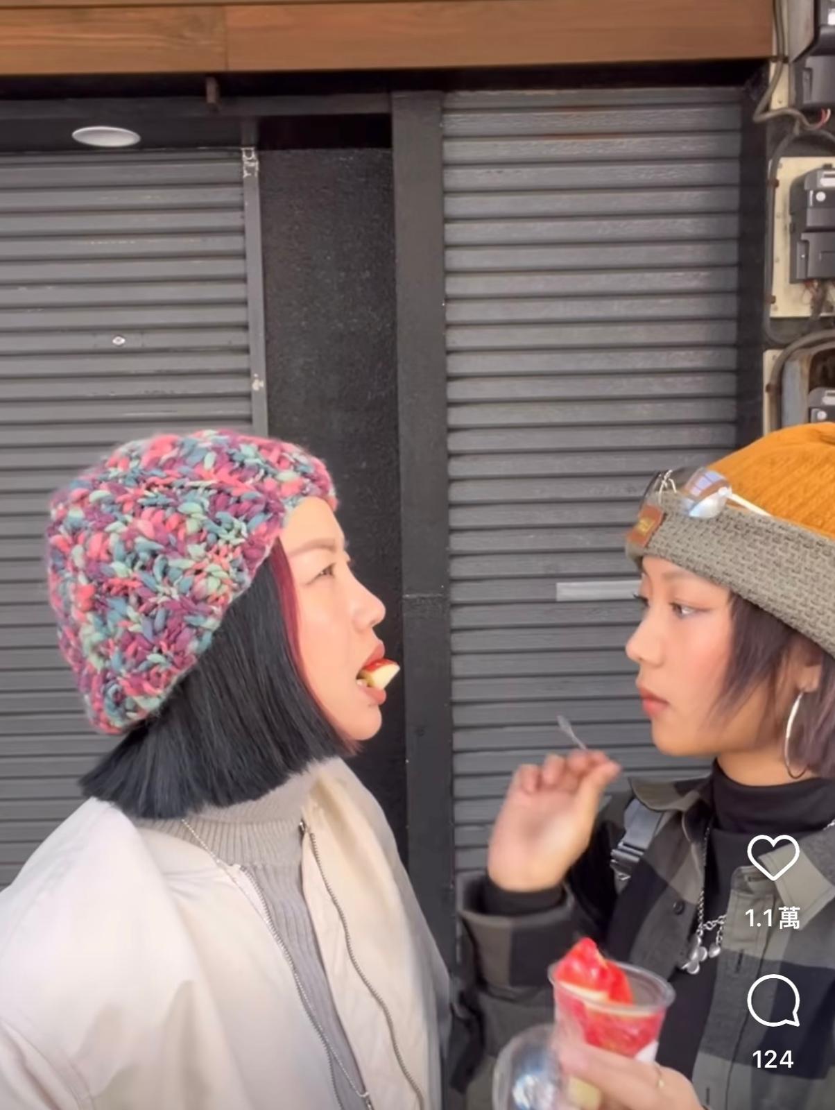 網民指兩人似Twins多過母女。