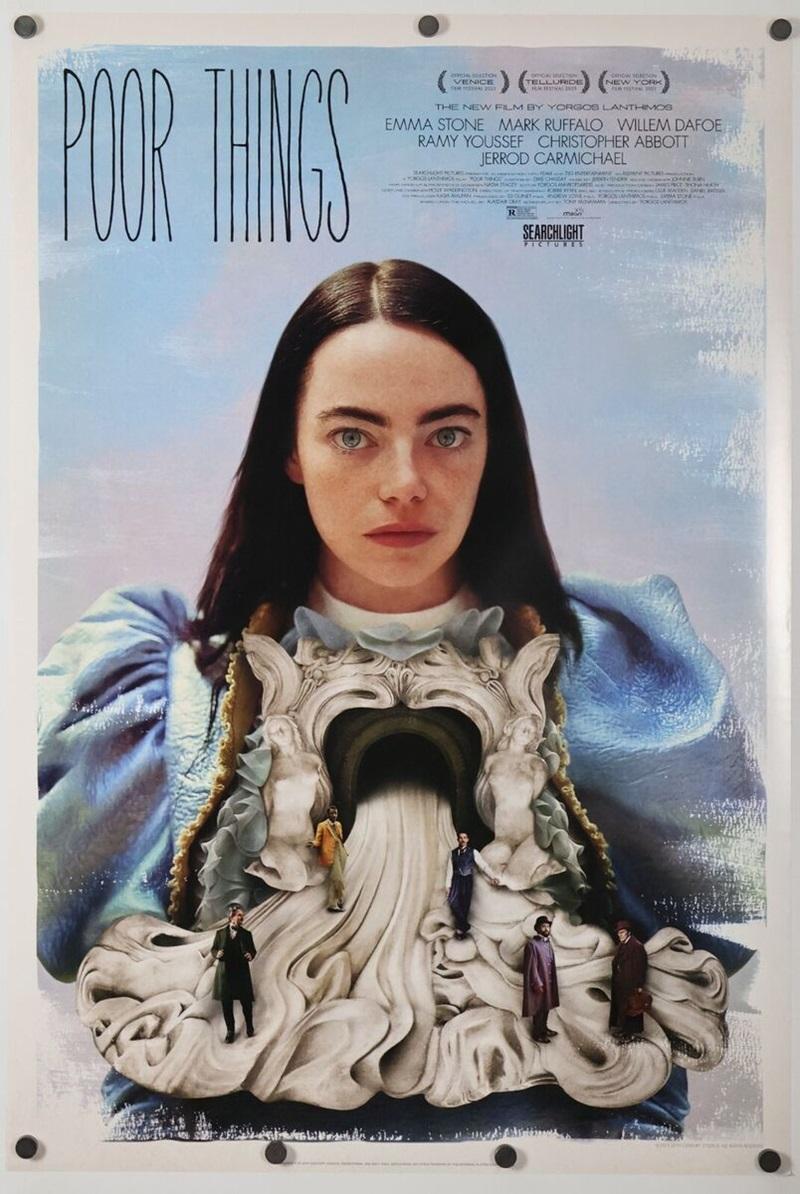 《Poor Things》講述19世紀維多利亞時代,女子遭丈夫虐待後溺斃。科學家將其體內BB的腦袋轉移給她,令她重生。