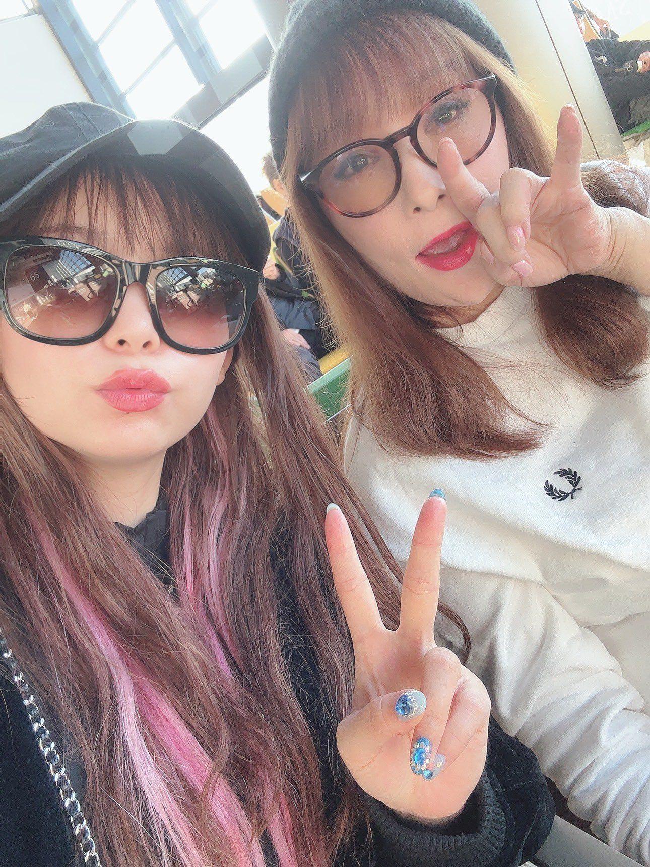 中川翔子偕同星媽桂子展開香港行。