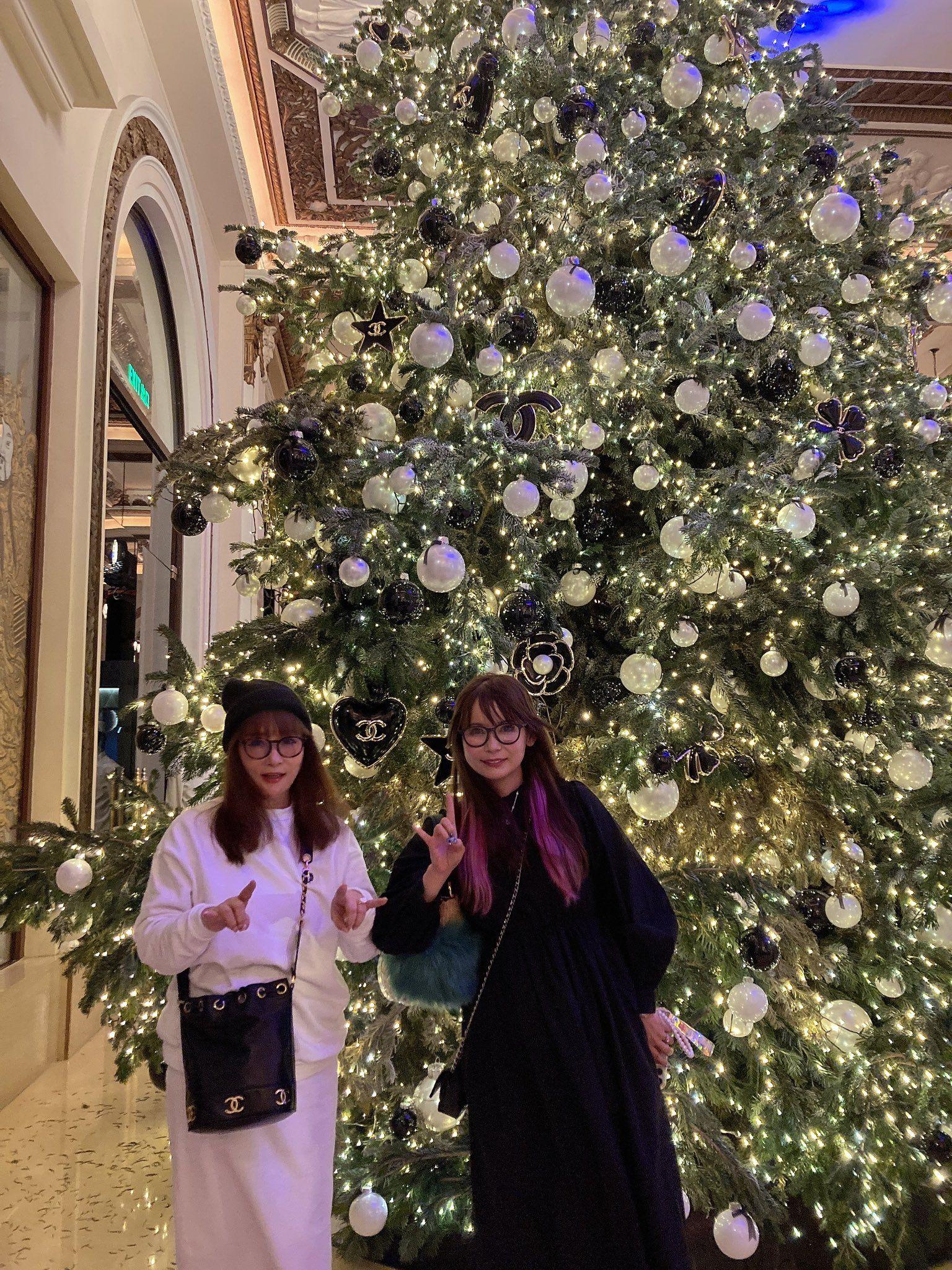 戴上眼鏡的中川翔子更被網民指越來越似阿媽。