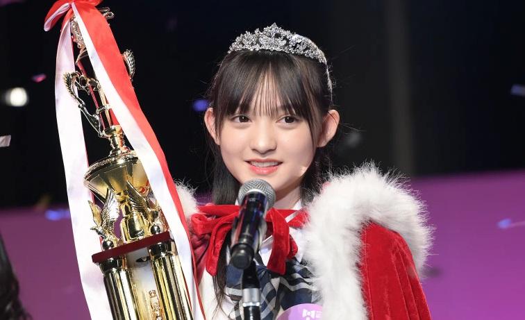 13歲的澪獲得日本最可愛初中女生選拔賽冠軍。(互聯網)