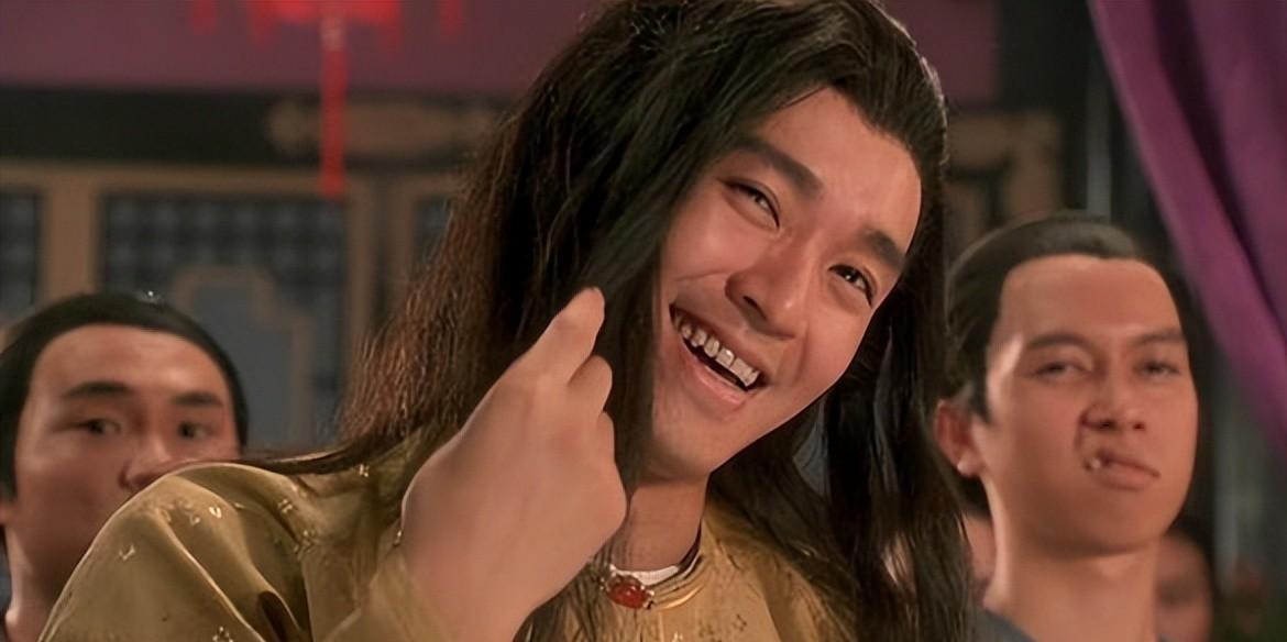 周星馳曾在電影中以長髮造型登場。