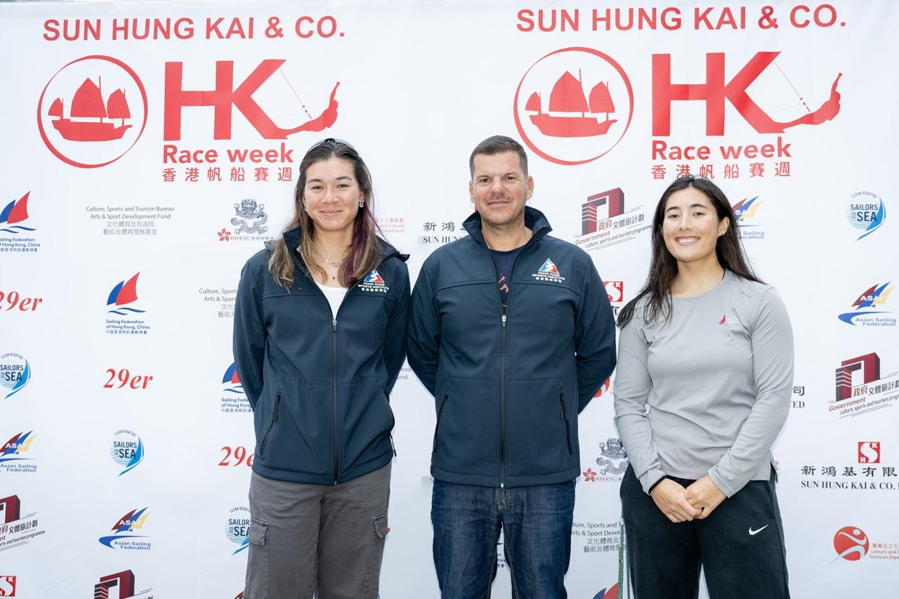 港隊帆船運動員高文思(Nancy Highfield)(右)以及杭州亞運銀牌得主洛雅怡 (Stephanie Norton)(左)將出戰ILCA 6 型帆船級別賽事,為港隊爭光。