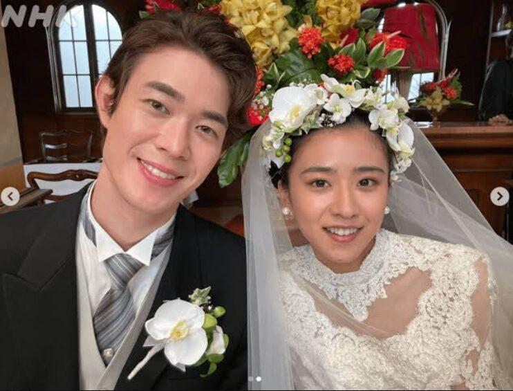 宮澤冰魚與黑島結菜拍劇撻着,去年開始同居。