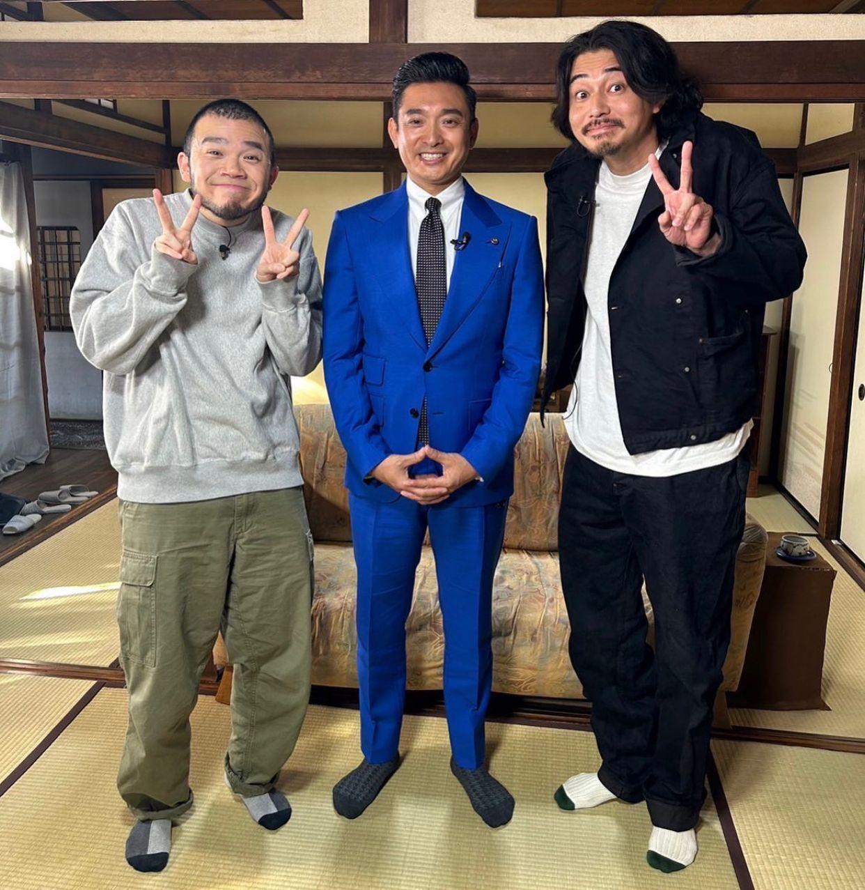 東出昌大(右)留鬚以野人長髮示人,且發福驚變Pizza面。