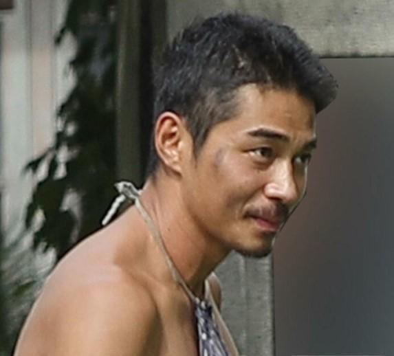 東出昌大演藝事業停擺,2022年起獨自隱居深山。