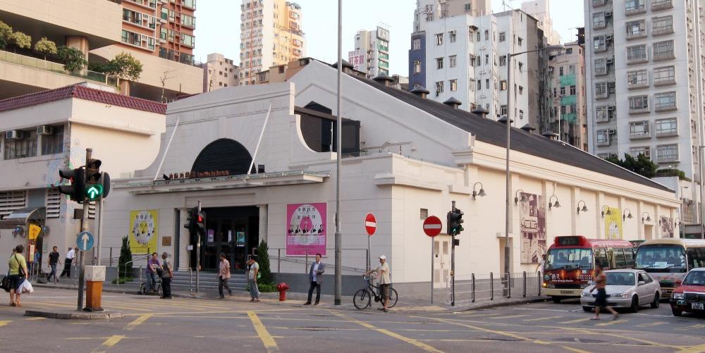 油麻地戲院,在2009年進行活化改建,2012年重新啟用,由播映電影變身成為粵劇戲曲表演場地。(圖片來源:Getty)