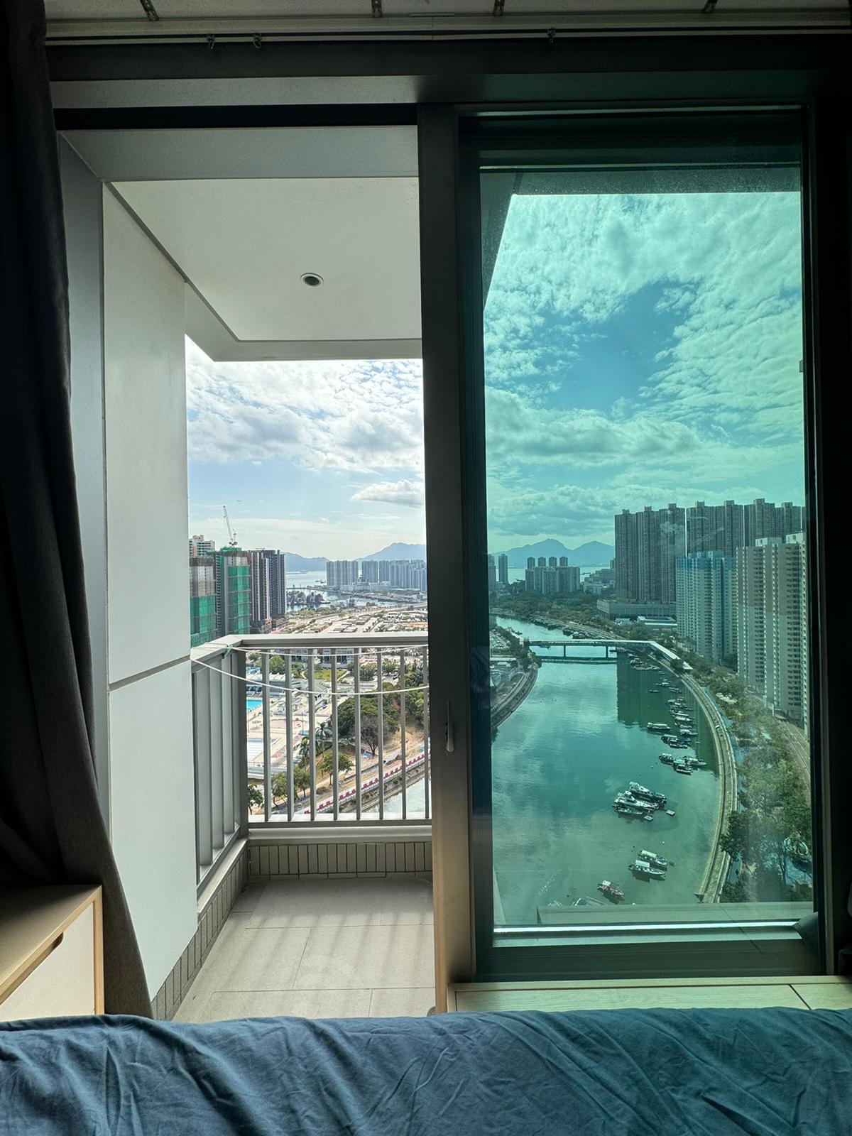 睡房亦附有小露台。