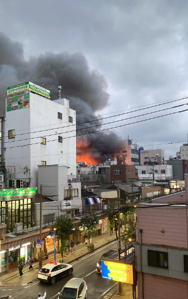 日本北九州市小倉北區知名商店街「魚町銀天街」當地時間今日(3日)下午發生大火,火勢蔓延至附近多幢建築物