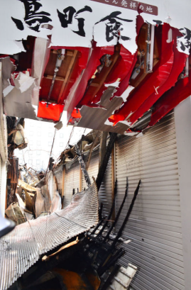 日本北九州市小倉北區知名商店街「魚町銀天街」當地時間昨日(3日)下午發生大火,焚燒13小時後救熄,沒人傷亡