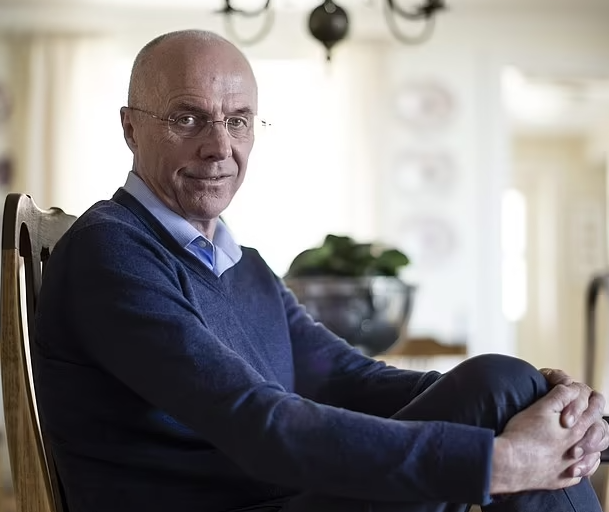 英格蘭代表隊前主帥艾歷臣(Sven-Goran Eriksson)受訪時證實自揭罹患末期胰臟癌,但無法做手術,最壞情況下最多只餘一年壽命。(資料圖片)