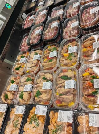 深圳Costco今開業 數千人「打蛇餅」需排3小時