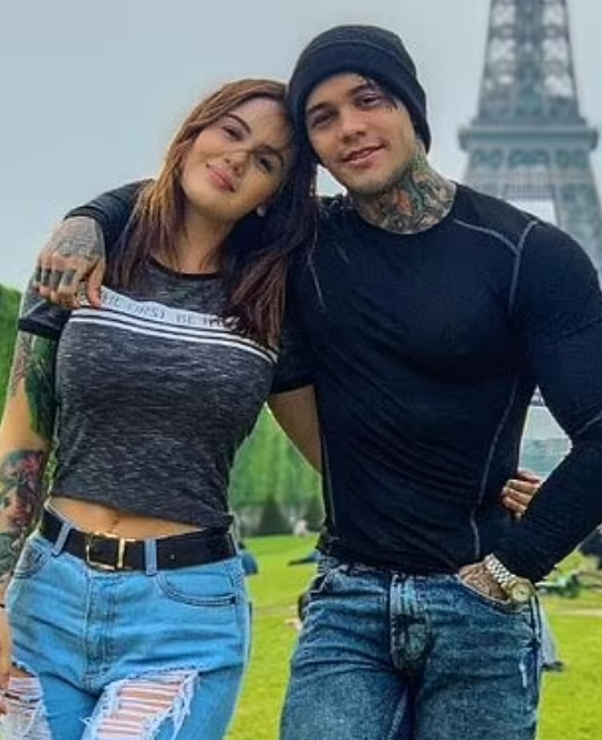 科西奧(右)接受了增高手術。(互聯網)