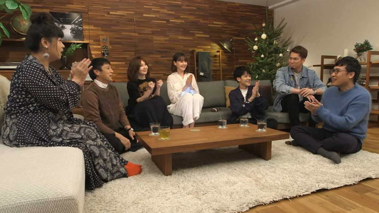 Triendl玲奈曾為人氣節目《雙層公寓》擔任多季主持。