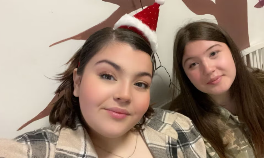 Ribeiro(左)及家人。(互聯網)