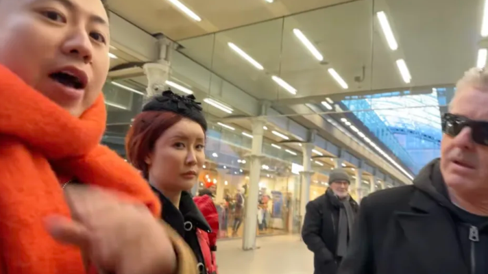 一名中國男子指他們擁有「肖像權」,「因為我們跟其他人有協議,不能在網絡上出現」,更揚言有權訴諸法律追究。