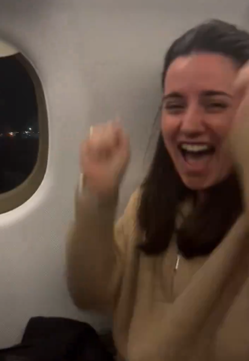 網上影片所見,倫敦有航機降落時被強風吹到劇烈搖晃,當安全著陸一刻,全機發出歡呼聲慶祝。