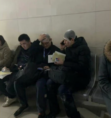 藍箭航天三位跟產人員受到輕微擦傷,經過醫院簡單包紮後已出院(影片截圖)