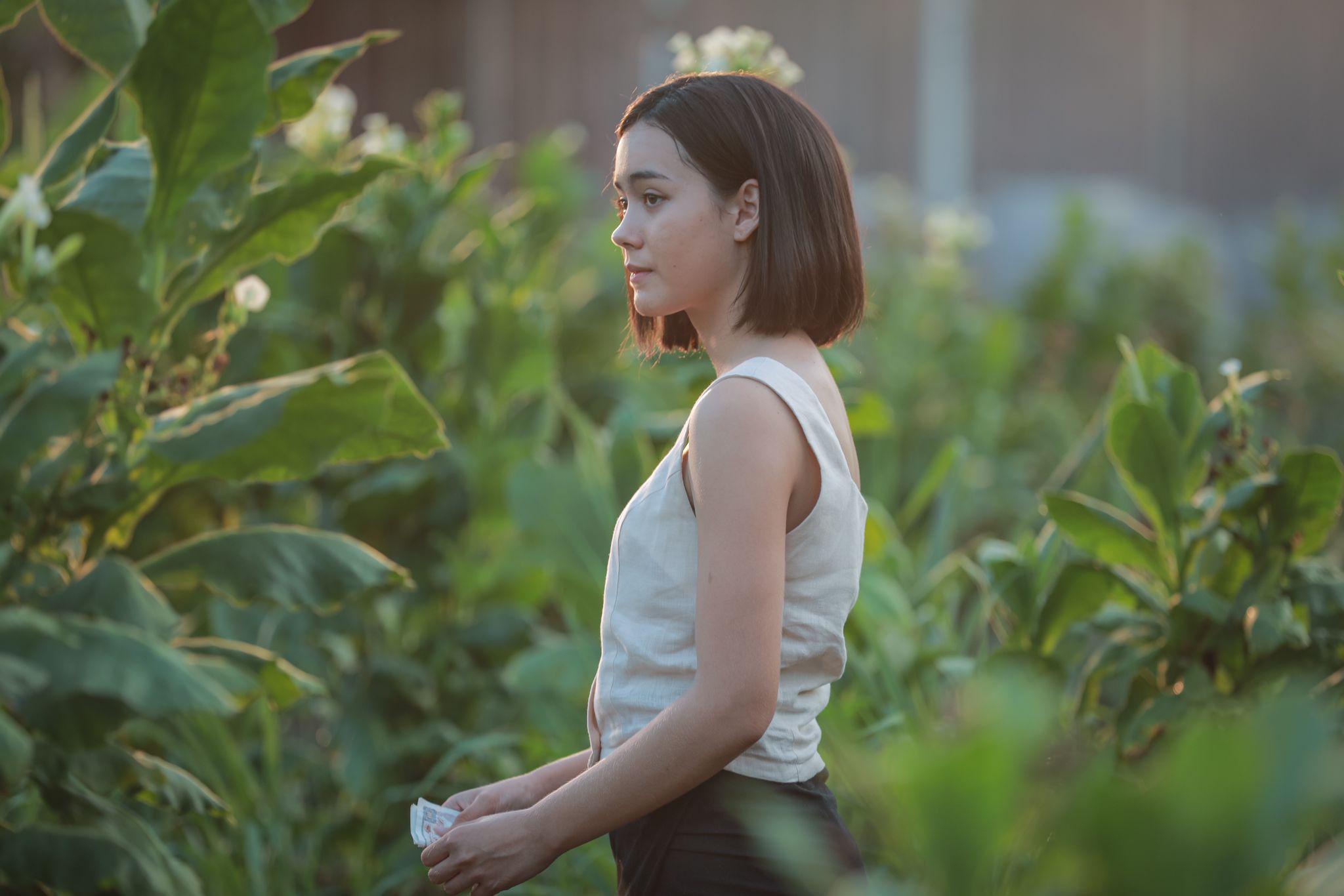 年僅16歲的美少女嫩模Denise,在片中飾演氣質大妹。