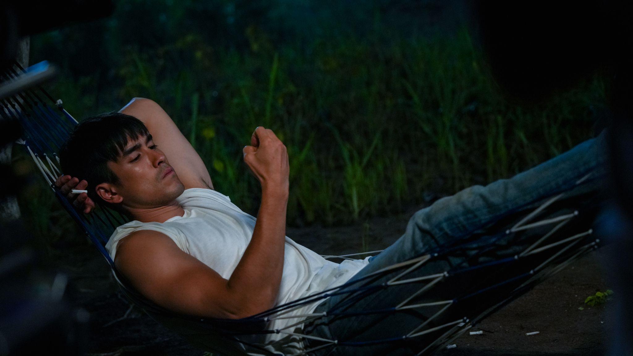 Nadech成為片中的肌肉擔當,大曬麒麟臂。