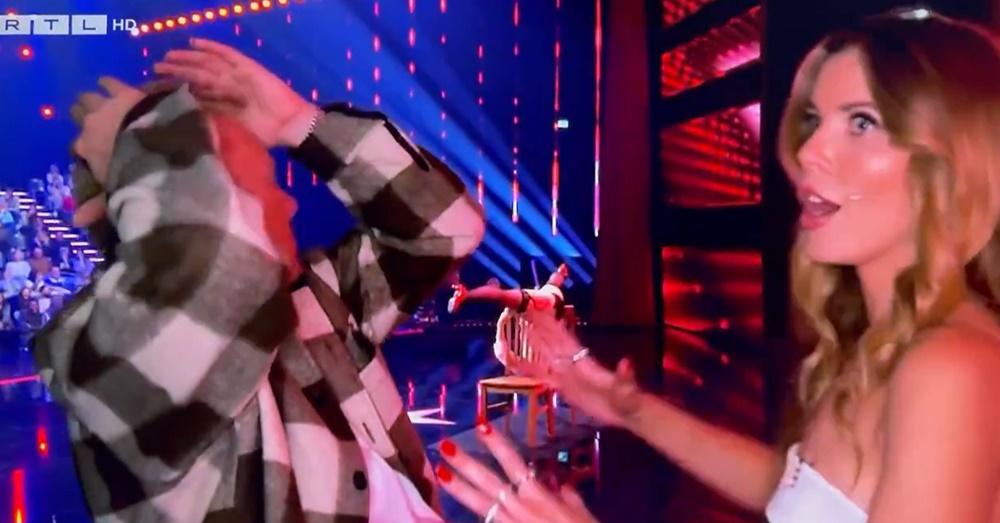 Beatrice奇特的吹奏方式,不僅令評審、主持人感到震驚,現場觀眾也驚嘆不已。(X)