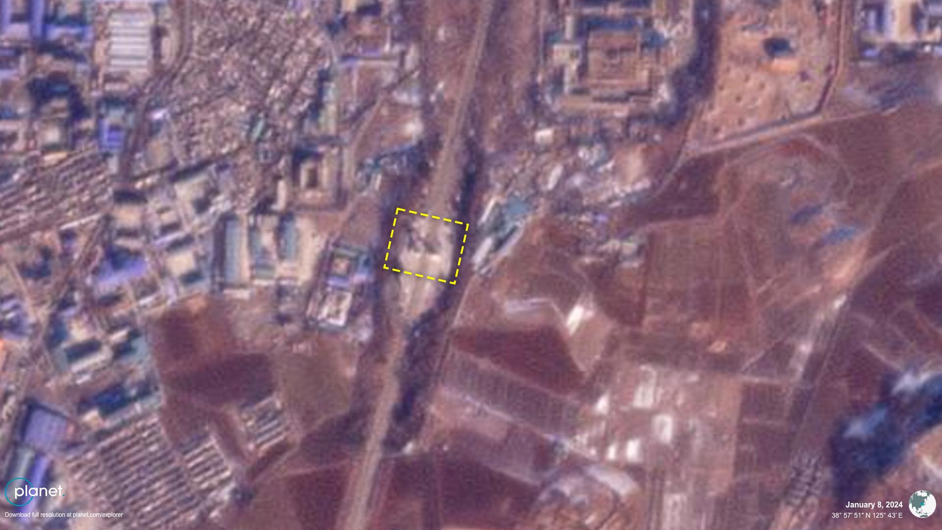 昨天的衛星影像顯示,「統一門」似乎已消失。(網上圖片)