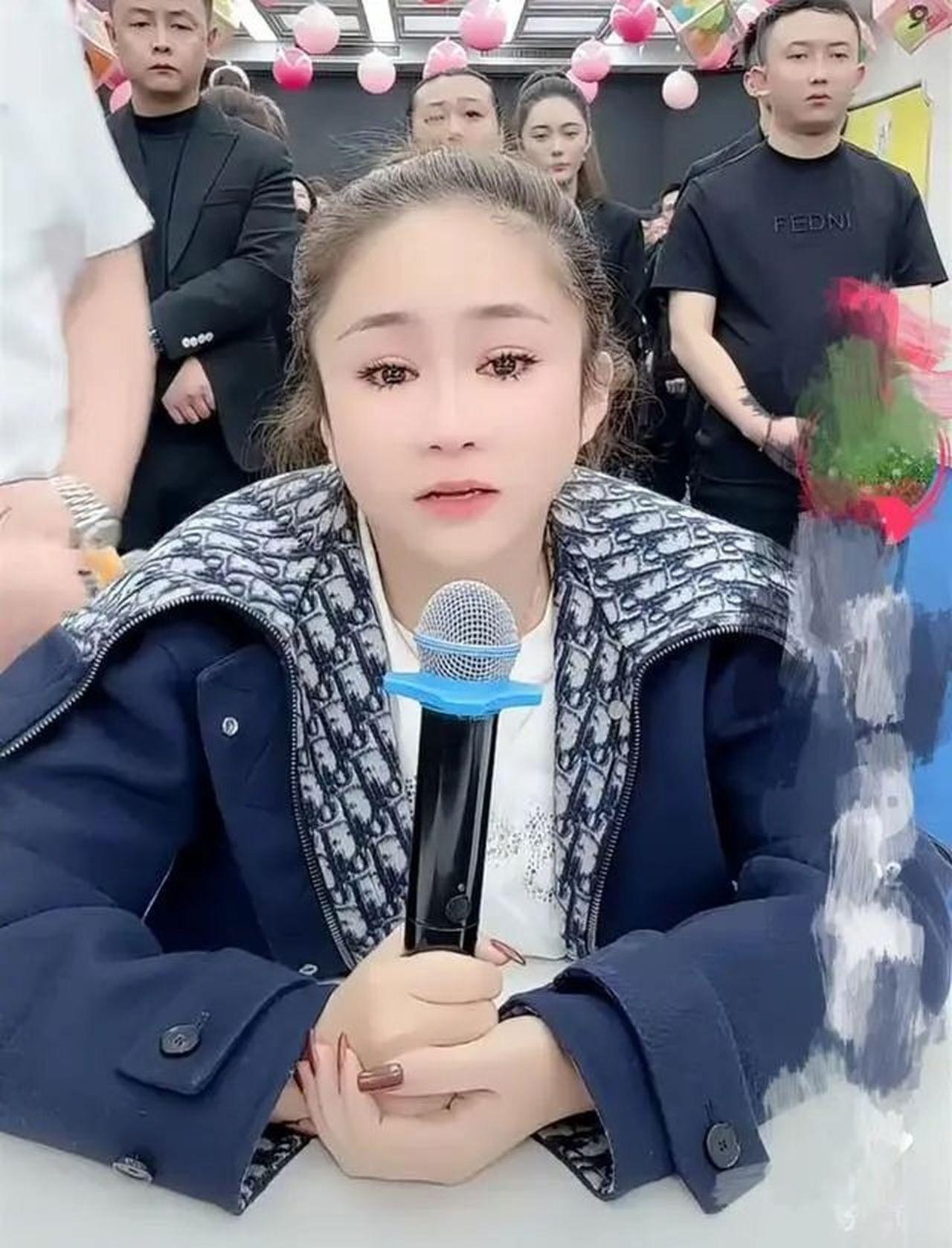 網紅小娜娜。(微博)