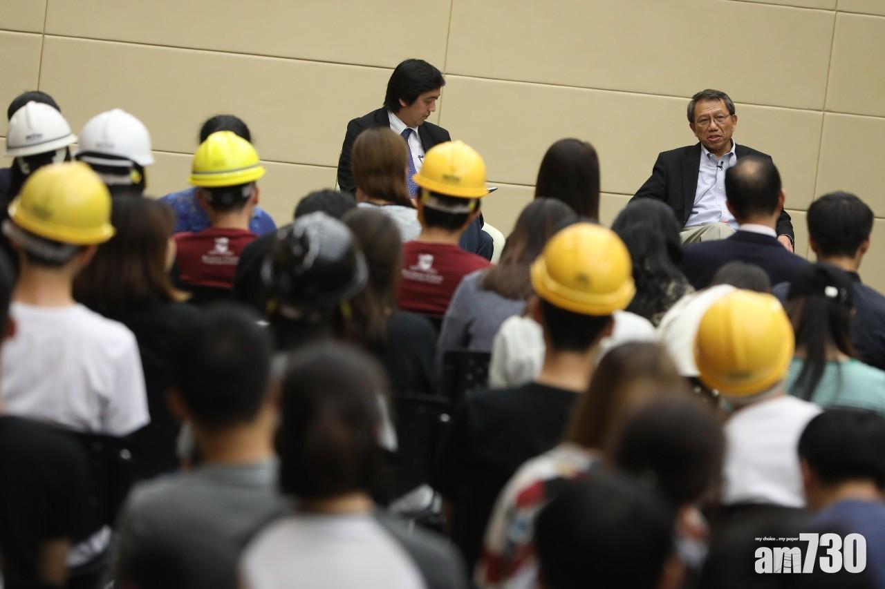 段崇智在反修例期間,與師生及校友公開對談。(資料圖片)