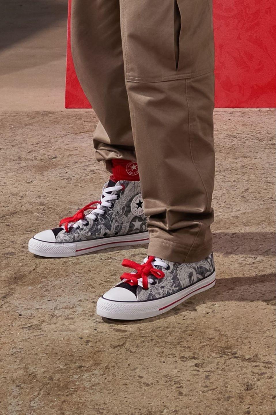 龍年時裝系列|CONVERSE 星運龍影印花Chuck Taylor All Star運動鞋 $549