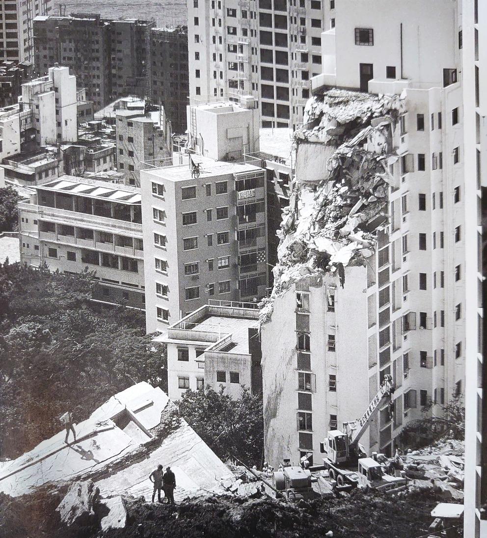 1972年六一八雨災的港島半山寶珊道山泥傾瀉災場,釀成67人死亡。(圖片來源:九七日誌 政府新聞處)