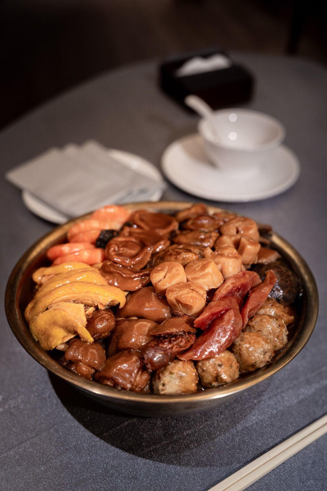 傳統富貴盆菜($1388/六位用)