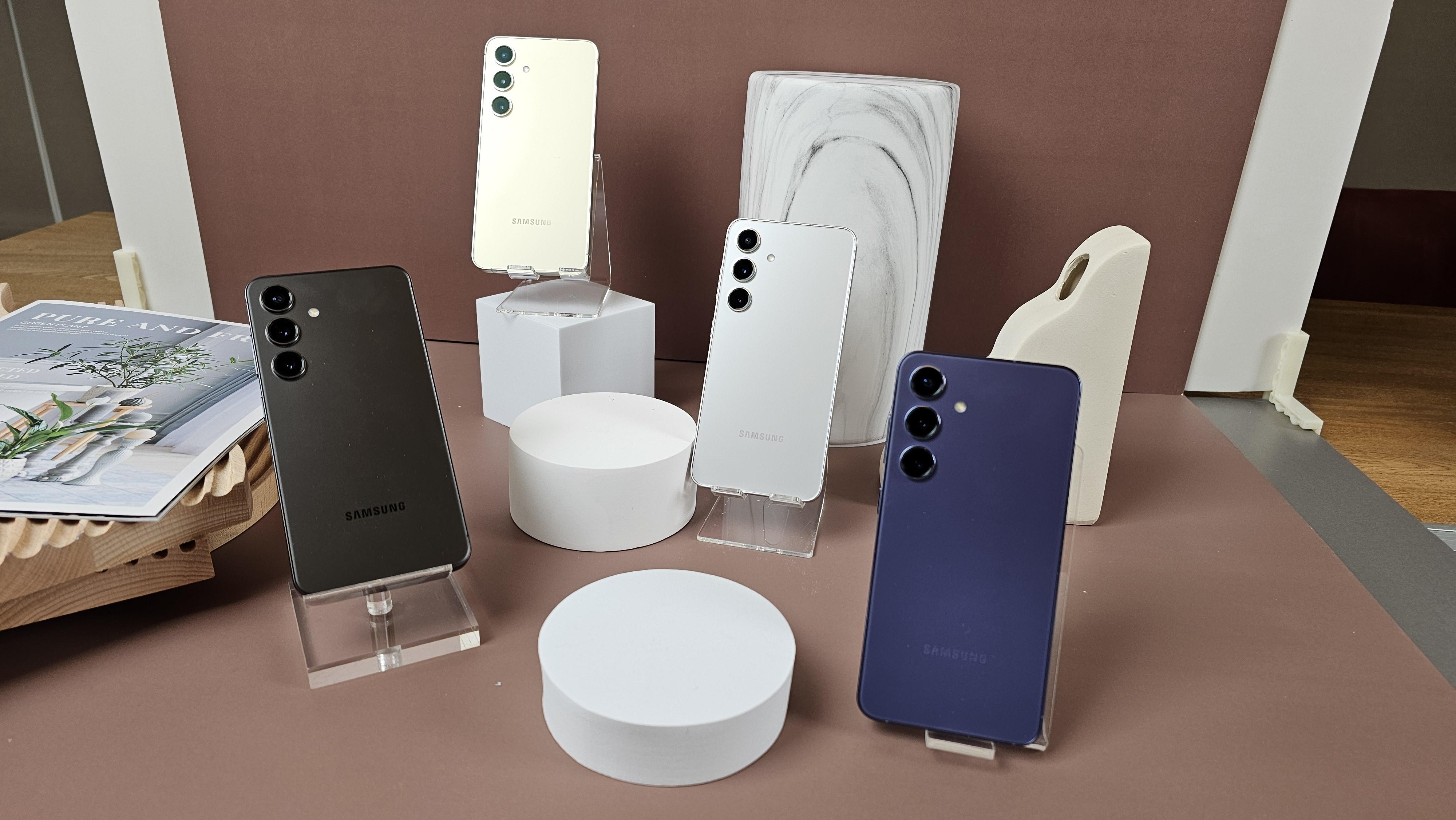 Samsung Galaxy S24及S24+均備有瑪瑙黑、雲石灰、深紫藍及淡奶黃4色選擇。