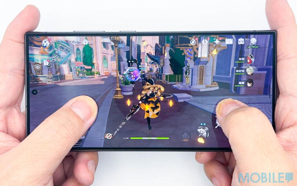 Samsung Galaxy S24 Ultra 執行最高畫質《原神》操作流暢,畫面視野相當良好