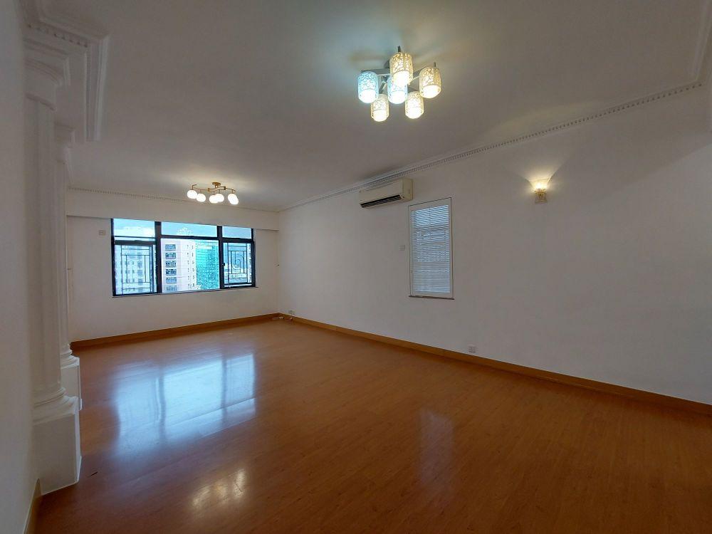 全新裝修以白色為主調,雅緻討好。