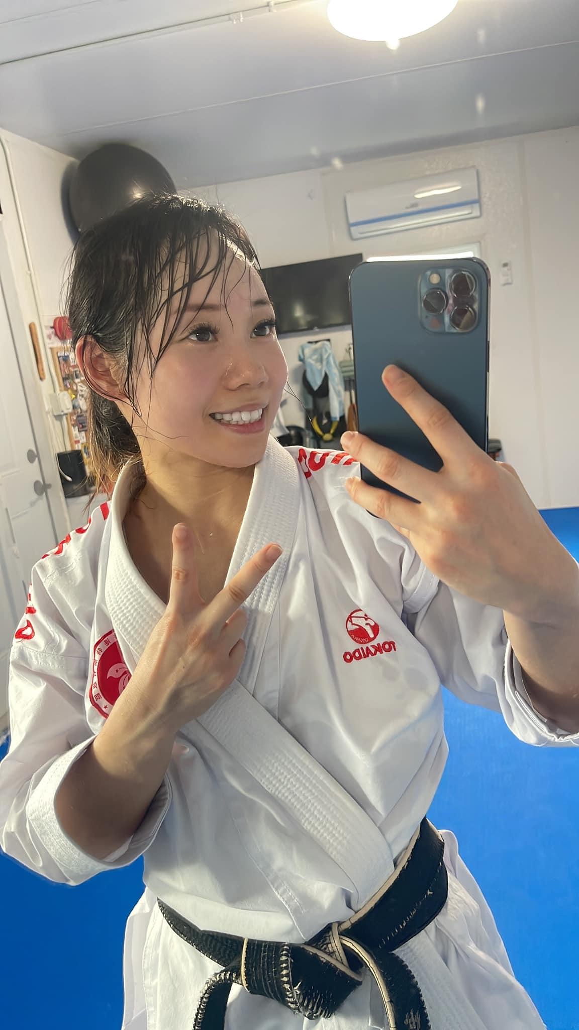 港隊空手道代表劉慕裳在女子個人形升上世界排名第一,是香港歷來首位登「世一」的空手道運動員。(劉慕裳FB)