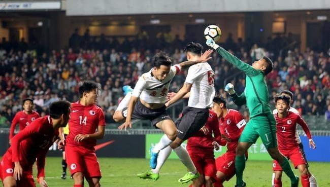 2018年第40屆省港盃足球賽,首回合在香港大球場上演,香港隊以二比零先贏一仗。之後廣東隊在第二回會贏回二球,最後兩隊互射12碼,港隊獲勝。(網上圖片)