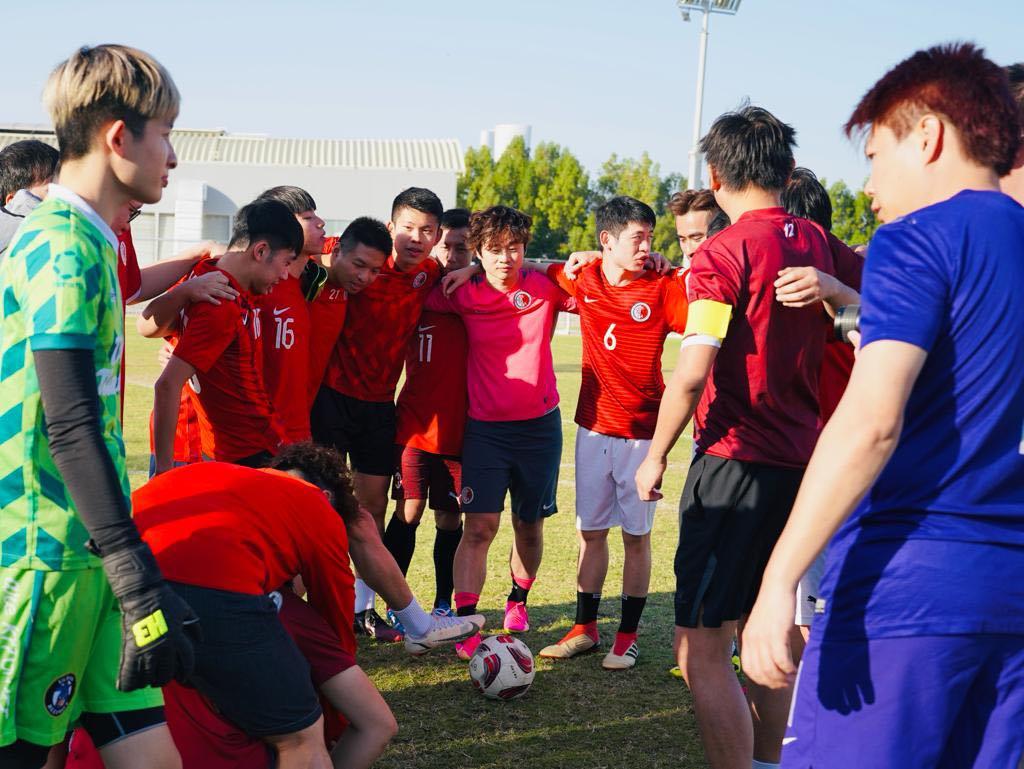 香港球迷在卡塔爾與大馬球迷進行友賽。(球迷Edmund圖片)