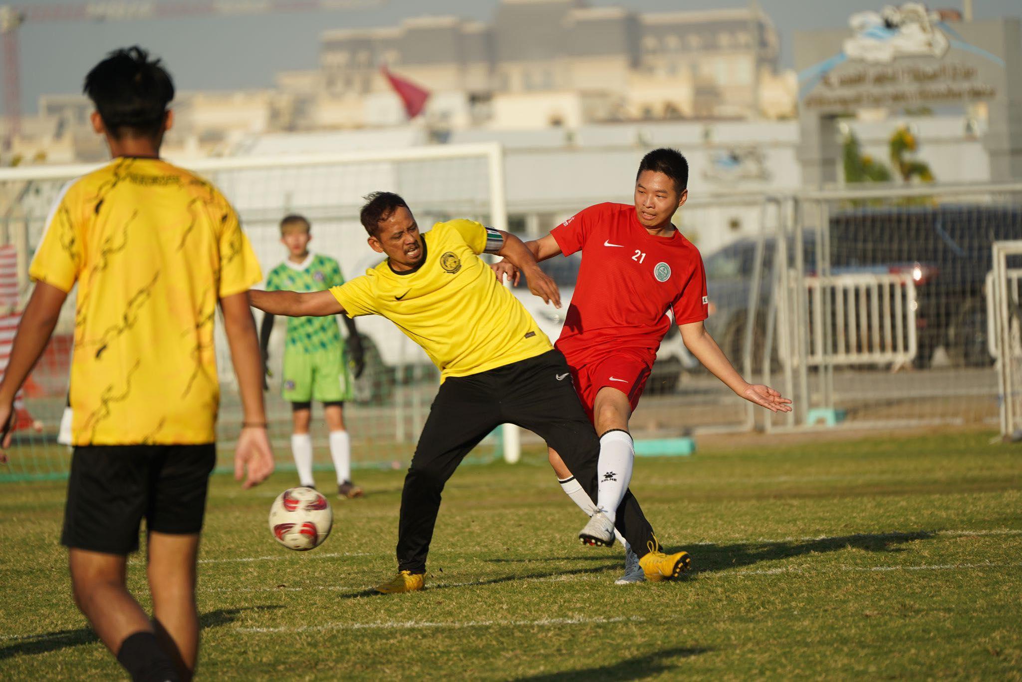 香港球迷在卡塔爾與馬來西亞球迷友賽。(球迷Edmund提供)