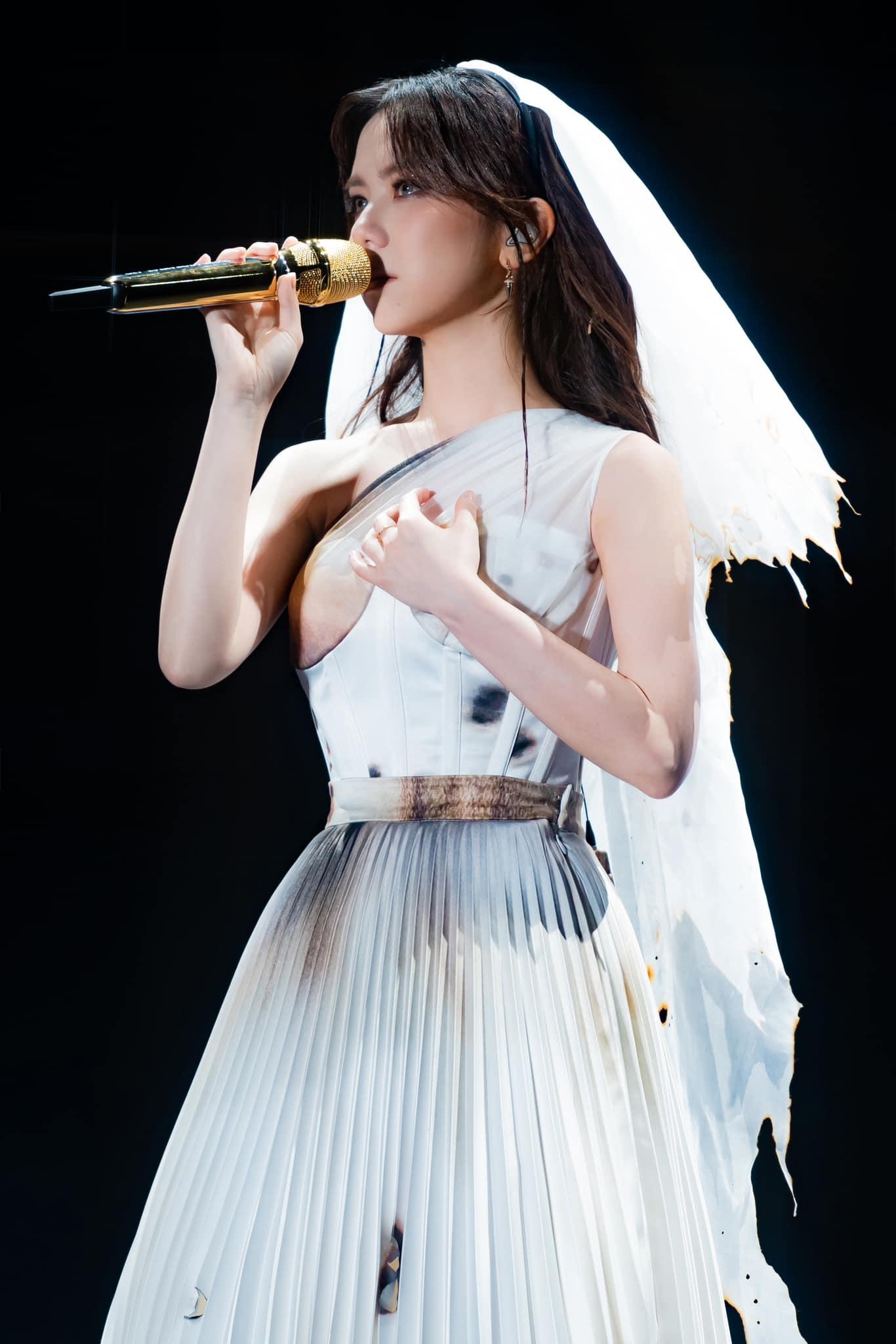 G.E.M.鄧紫棋FB達372萬Followers,IG更達741.5萬(G.E.M.鄧紫棋IG)