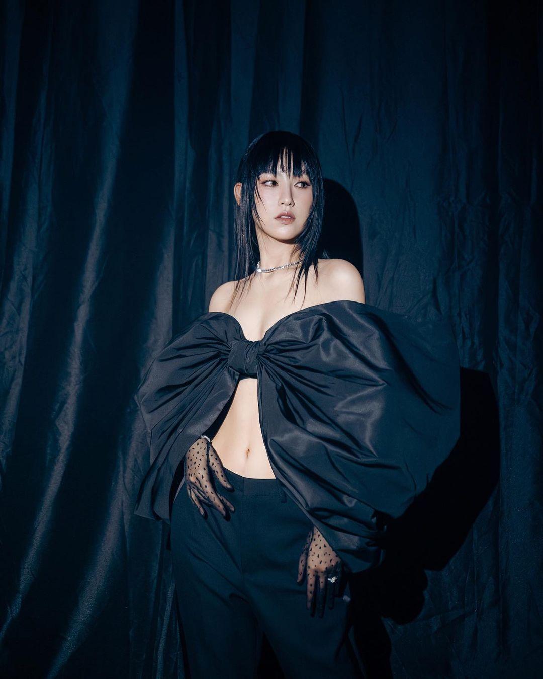 屬雞代表藝人:炎明熹2005年