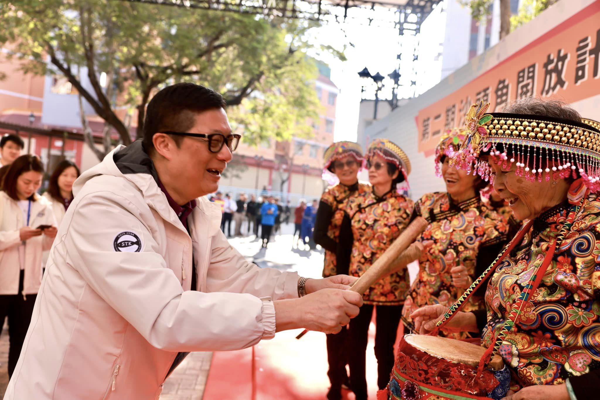 鄧炳強即興去雪糕車客串