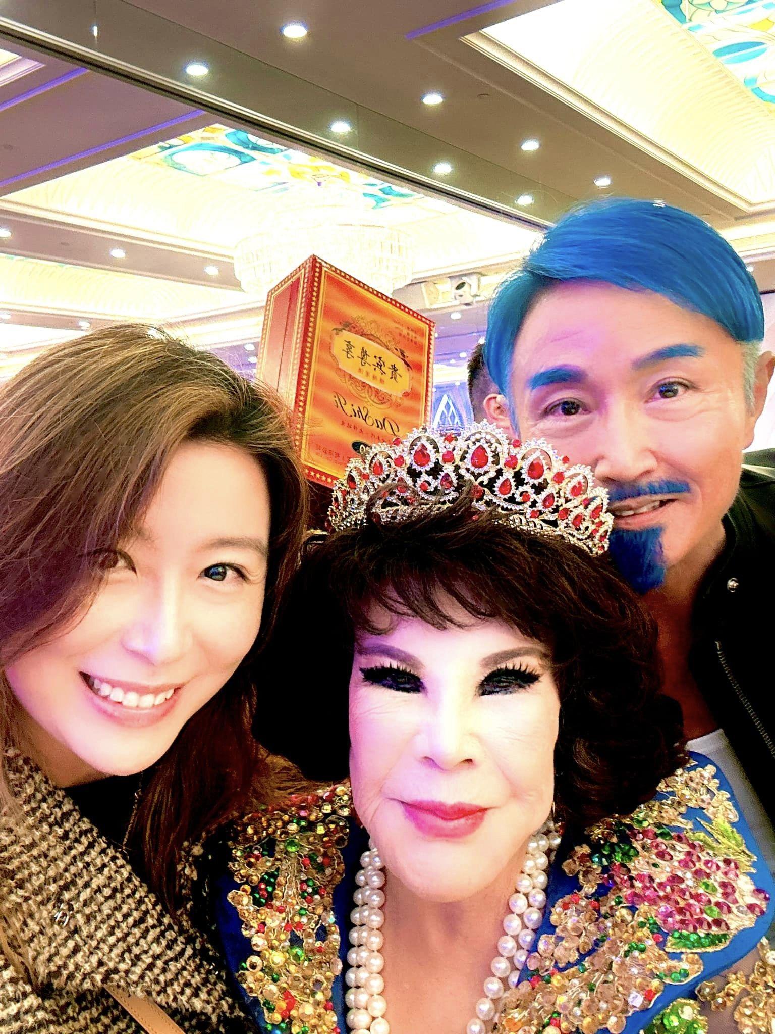 周啟生出席黃夏蕙舉行的籌款晚宴。