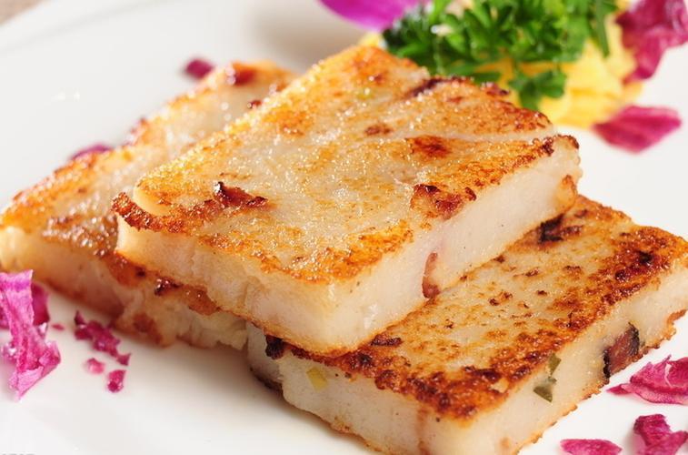 賀年食物卡路里,煎蘿蔔糕一件約有65卡路里,蒸蘿蔔糕一件約有43.5卡路里