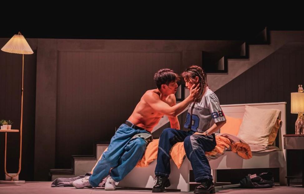 Locker為《百分百感覺2024》半裸演出,大曬胸肌。