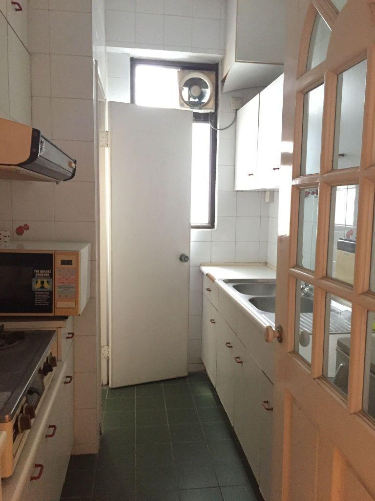 廚房面積闊落實用。