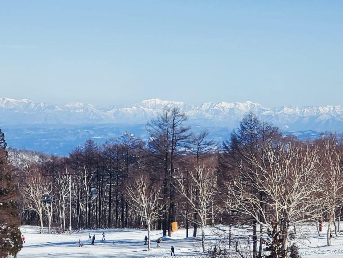 日媒指事發於當日下午1時左右,長野縣下高井郡的野澤溫泉村滑雪場,有一名23歲的台灣男大生在滑雪時發生意外,摔倒後被緊急送醫,最終死亡。